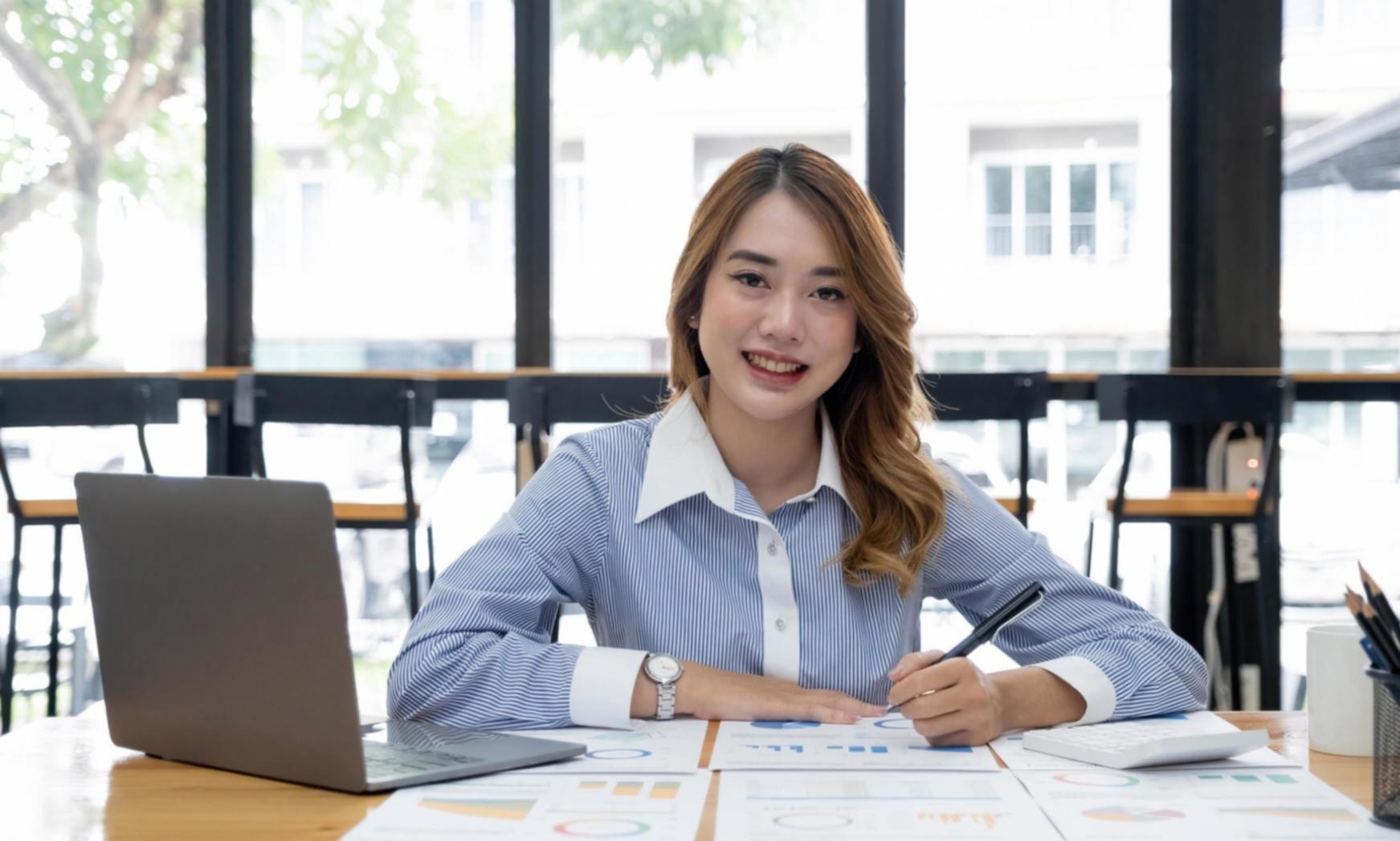 Teilnehmer während der Gruppenarbeit im SEO-Seminar