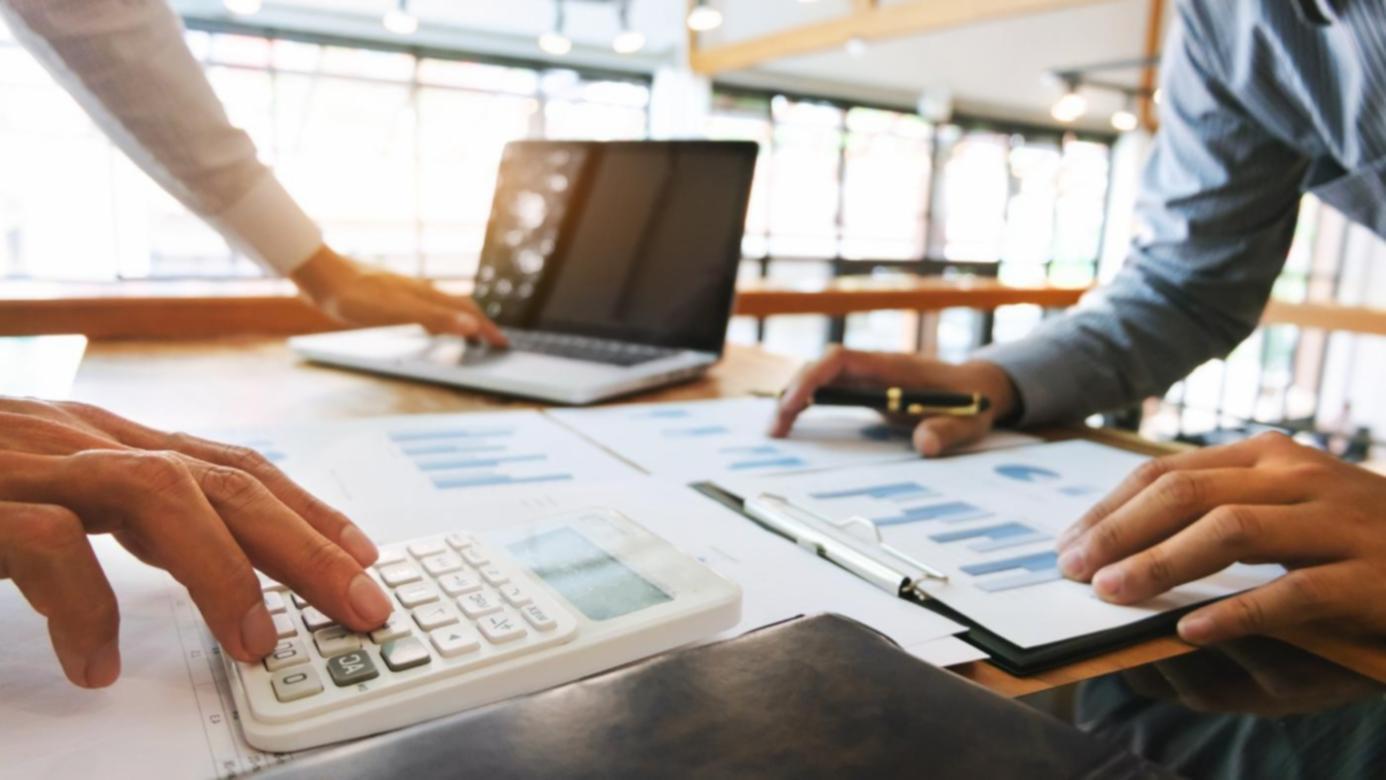 Gemeinsame Diskussion über Content-Strategien